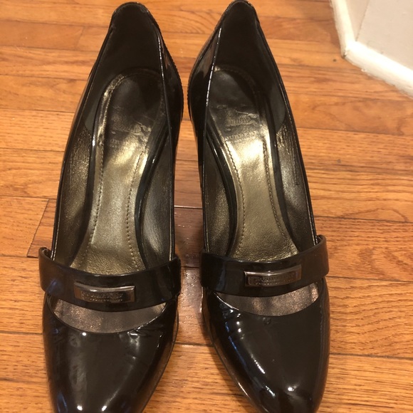 Shoes - Picture 2 of 13